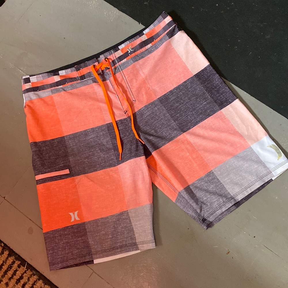 HURLEY by BUCKLE swim trunks size men’s 34